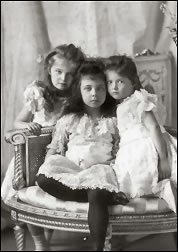 Princess Elisabeth and Her Russian Cousins Grand Duchesses Olga and Tatiana (Courtesy wiki)