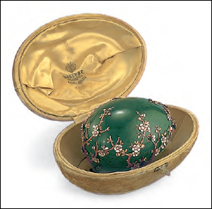 1901 Apple Blossom Egg (Courtesy Adulf P. Goop Foundation Collection, Liechtenstein Landesmuseum, Vaduz)