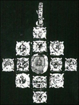 Pendant Brooch with Portrait Diamond Covering Mandylion Icon (Papi, Stefano. Jewels of the Romanovs: Family & Court, 2013, 306)