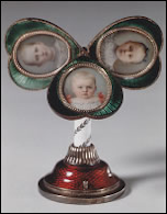 Mauve Egg with 3 Miniatures (1897)