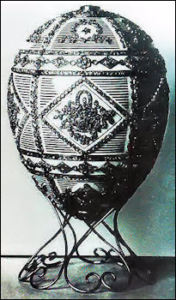 1903 Royal Danish Egg and 1909 Alexander III Commemorative Egg (Courtesy Tatiana Fabergé)