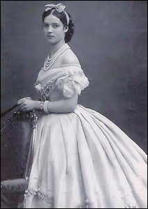 Maria Feodorovna, neé Princess Dagmar of Denmark (1847-1928) wearing engagement pearls. (Hall, Coryne, Little Mother of Russia, 1999, Back Cover)