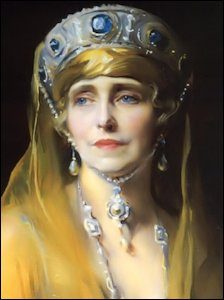 Philip de László Portrait of Queen Marie of Romania, 1924 (Munn, Geoffrey, Wartski, The First One Hundred and Fifty Years, 2015, 182-3)