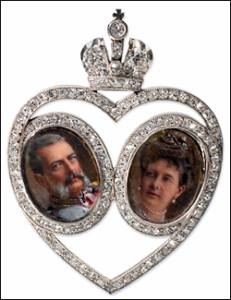 Maria Pavlovna photograph was the model for an Imperial presentation pendant with miniatures of Vladimir and Maria. The authors are searching for more archival details for this pin. (Wiki, Courtesy McFerrin Collection)