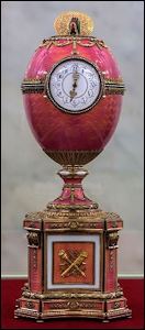 Fabergé Rothschild Egg Clock, Presented by Beatrice Ephrussi de Rothschild to Germaine Halphen on the Occasion of Her Engagement to Beatrice’s Younger Brother, Baron Edouard de Rothschild, 1902 (© State Hermitage Museum)